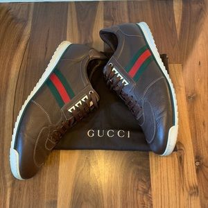 Gucci Men’s brown leather classic stripe sneakers